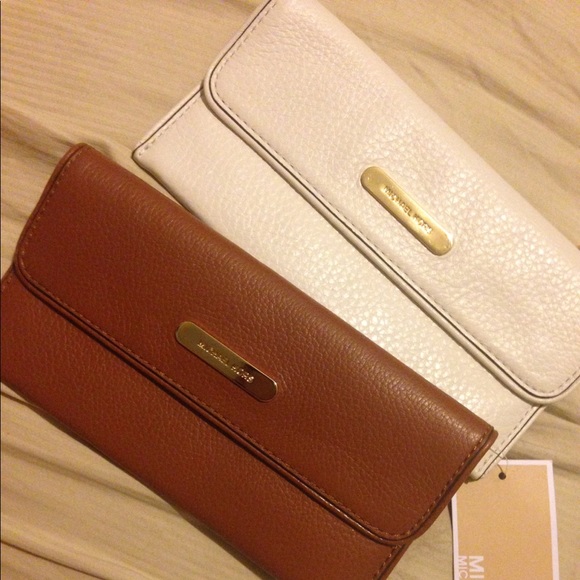 MK Wallets - Picture 1 of 4